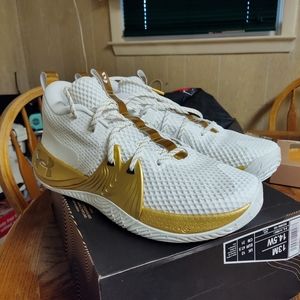 Under Armour Basketball Sneakers